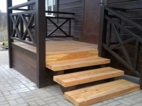 Крыльцо из дерева для частного дома. Особенности 18 Крыльцо из дерева для частного дома. Особенности 18