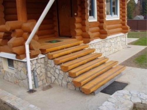 Крыльцо из дерева для частного дома. Особенности 19 Крыльцо из дерева для частного дома. Особенности 19