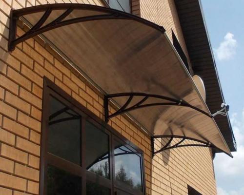 Красивые козырьки над входом. Козырек над крыльцом – 130 фото видов, устройство, постройка и секреты простого ремонта