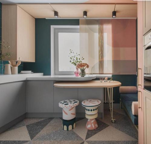 Табуретка из пластиковых бутылок. Как сделать стул из пластиковых бутылок 23 Табуретка из пластиковых бутылок. Как сделать стул из пластиковых бутылок 23