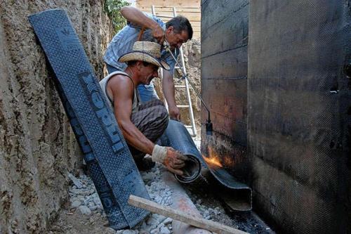 Как избавиться от грунтовых вод в подвале частного дома: советы и рекомендации 01