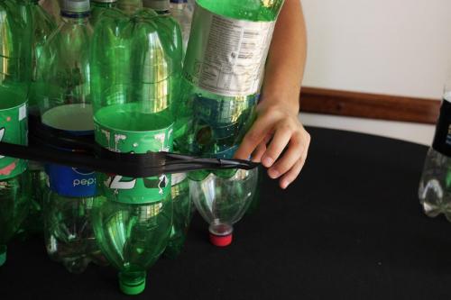 Стулья из пластиковых бутылок своими руками. Из пустых пластиковых бутылок сделала стул. Результат превзошел все ожидания 02 Стулья из пластиковых бутылок своими руками. Из пустых пластиковых бутылок сделала стул. Результат превзошел все ожидания 02