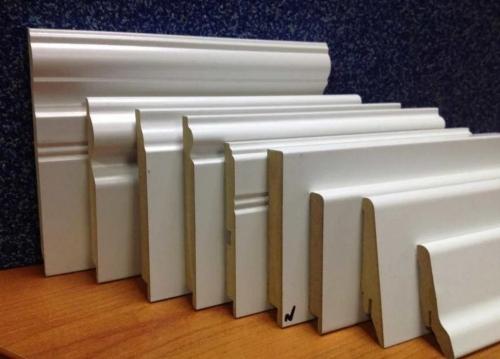 Какие плюсы и минусы различных материалов для плинтуса. Плинтус из МДФ