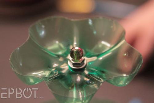 Этажерка из пластиковых бутылок.