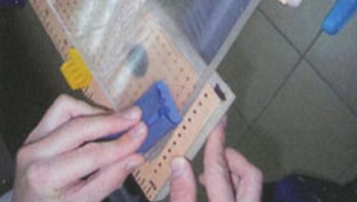 Можно ли использовать бытовую химию для удаления царапин с оргстекла. Полировка оргстекла феном. Как отполировать оргстекло