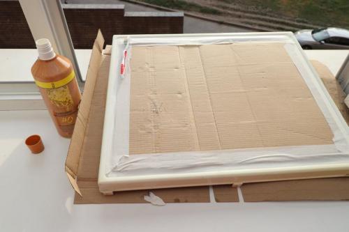 Как удалить желтые пятна с белого пластика. Как удалить желтизну пластика самому дома